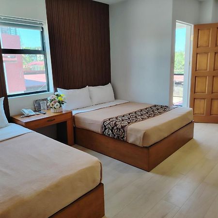 Hotel Carmelita Tuguegarao Kültér fotó